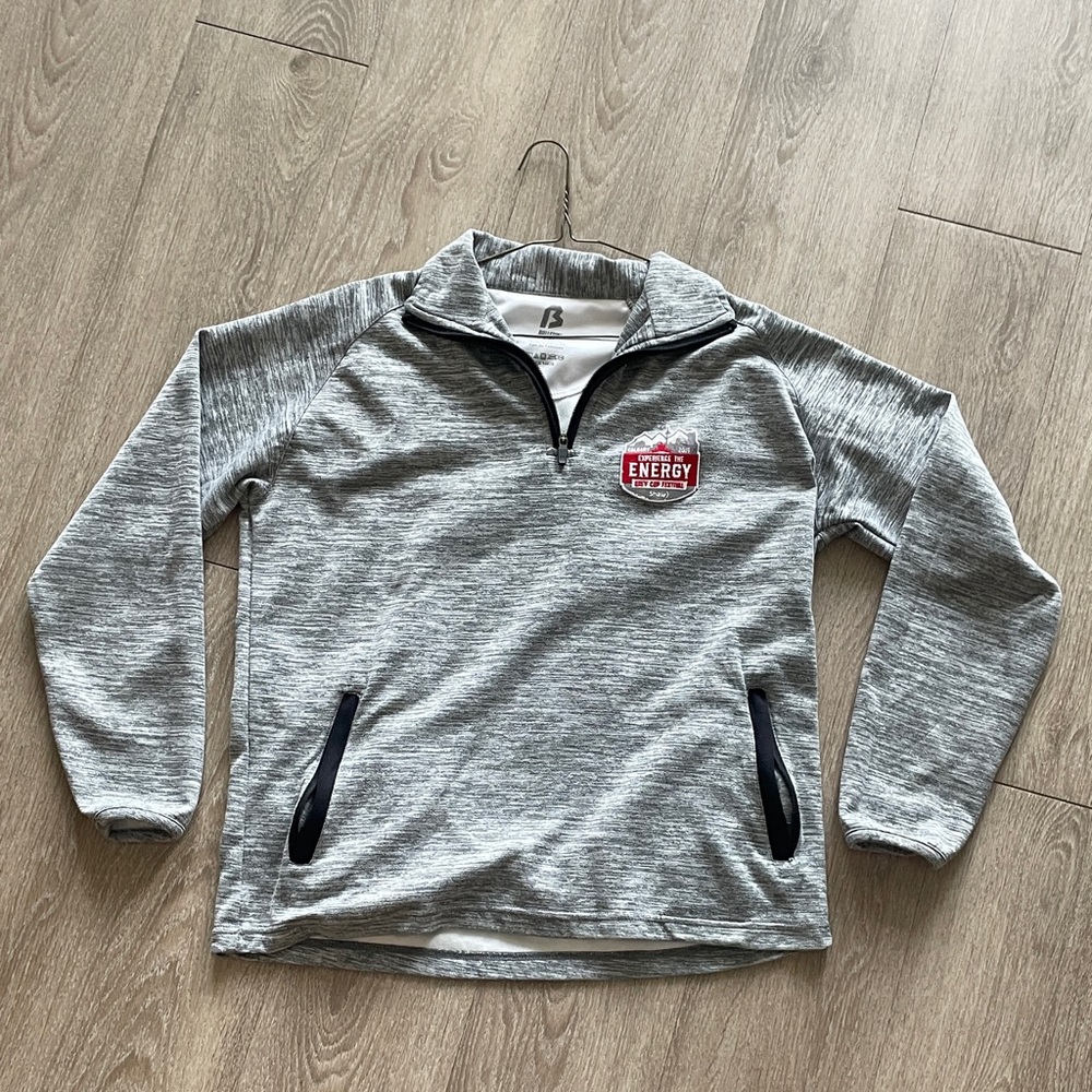 Gray Men's 1/4 zip with pockets